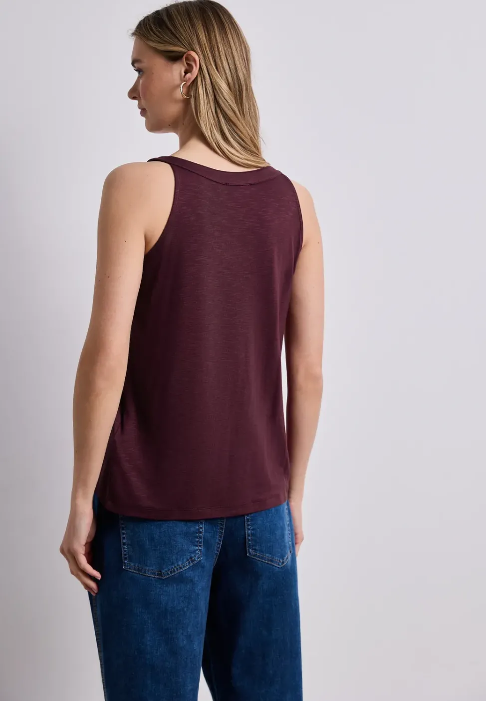 Top mit V-Neck und Deko-Detail