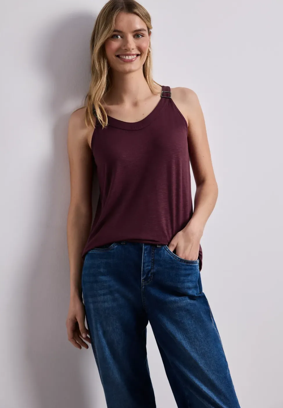 Top mit V-Neck und Deko-Detail