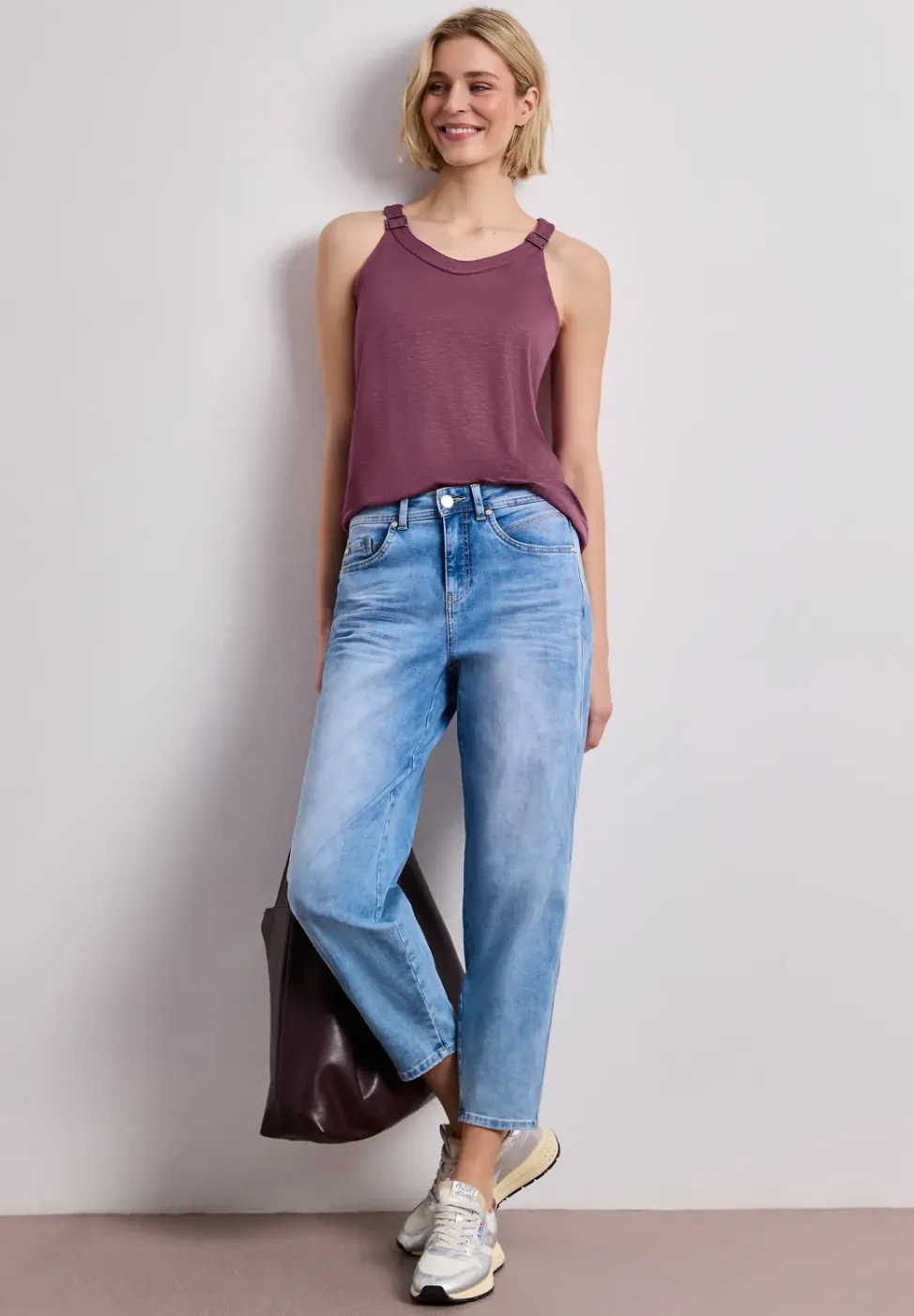 Top mit V-Neck und Deko-Detail