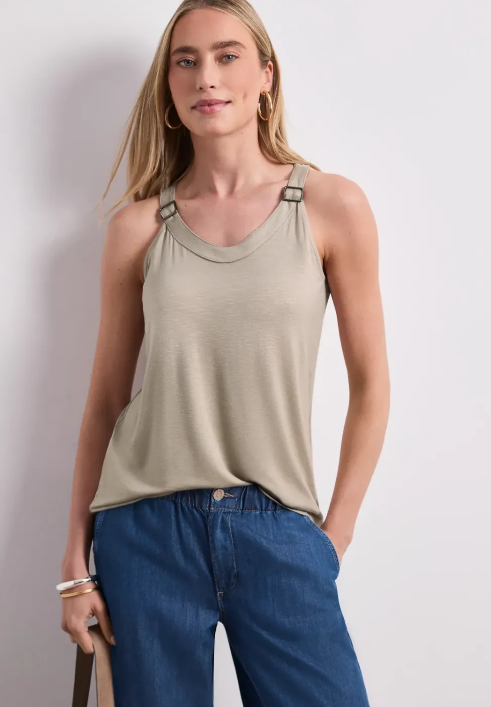 Top mit V-Neck und Deko-Detail