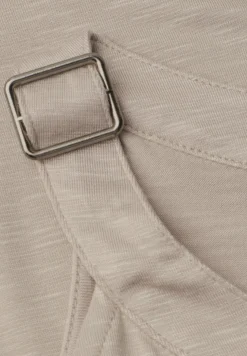 Top mit V-Neck und Deko-Detail