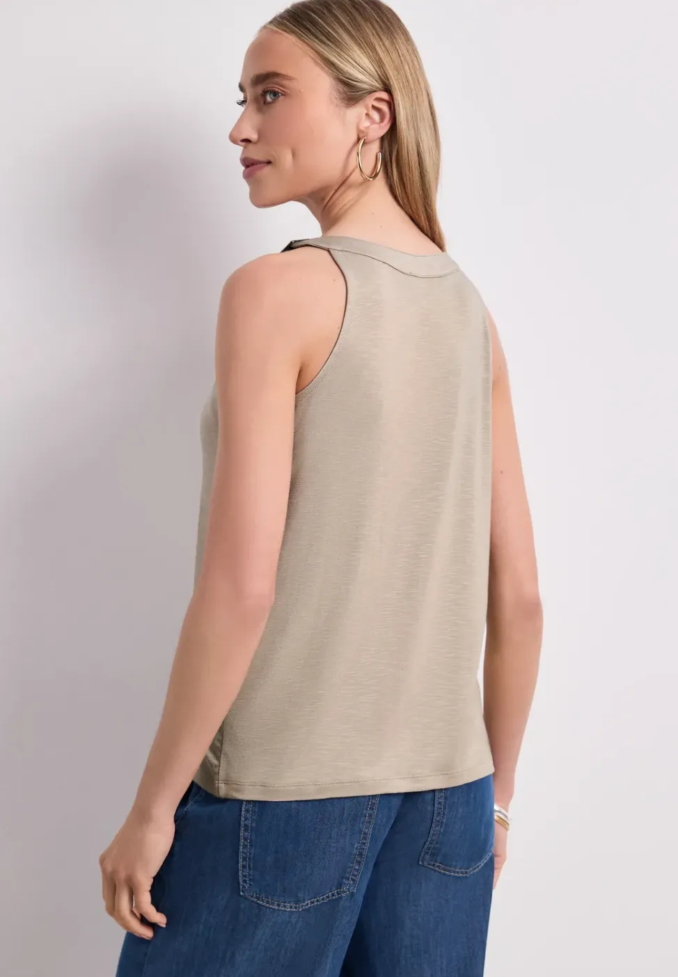 Top mit V-Neck und Deko-Detail