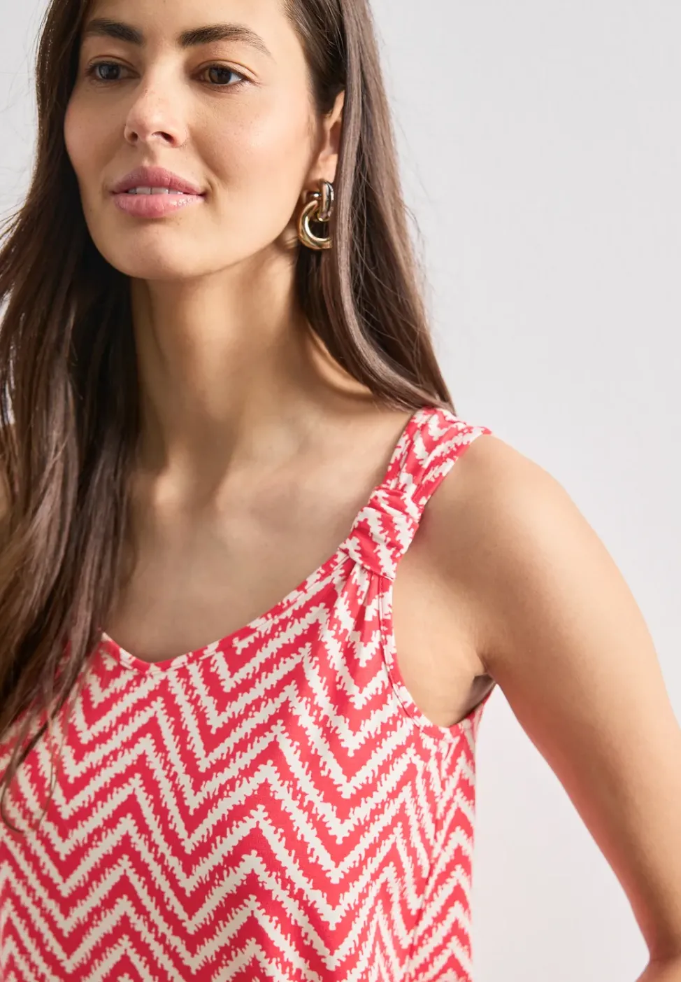 Top mit V-Neck und Knotendetail