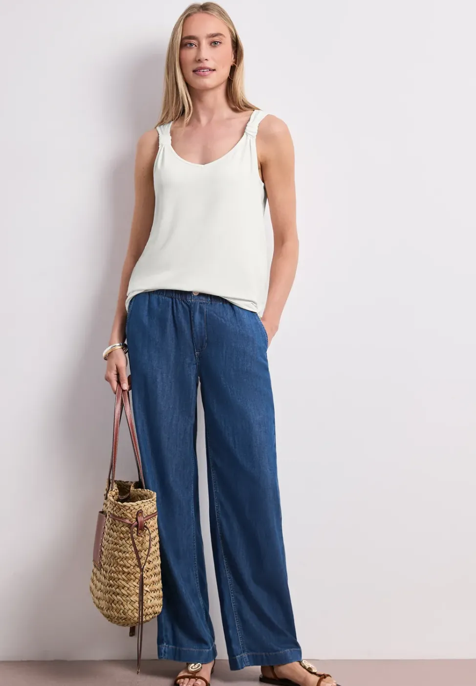 Top mit V-Neck und Knotendetail