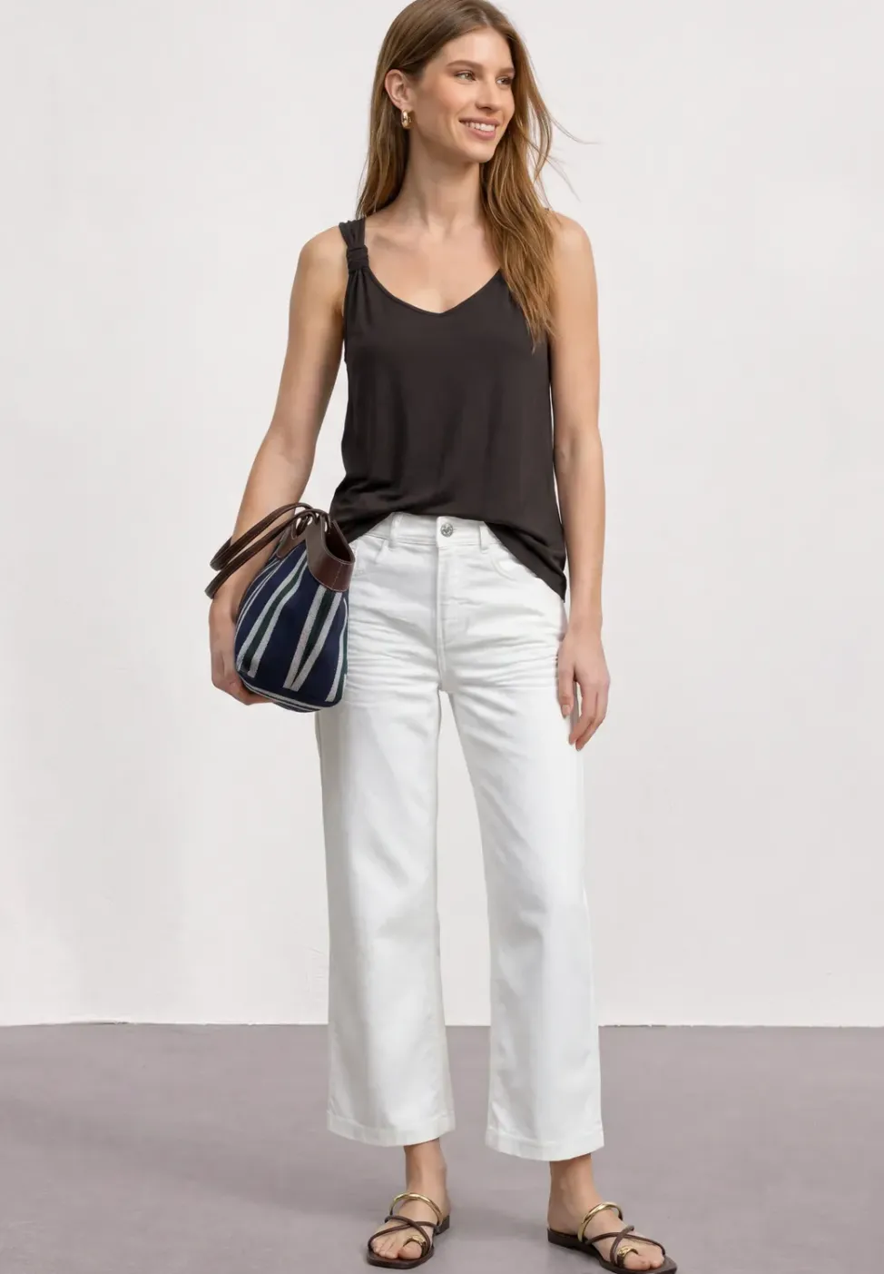 Top mit V-Neck und Knotendetail