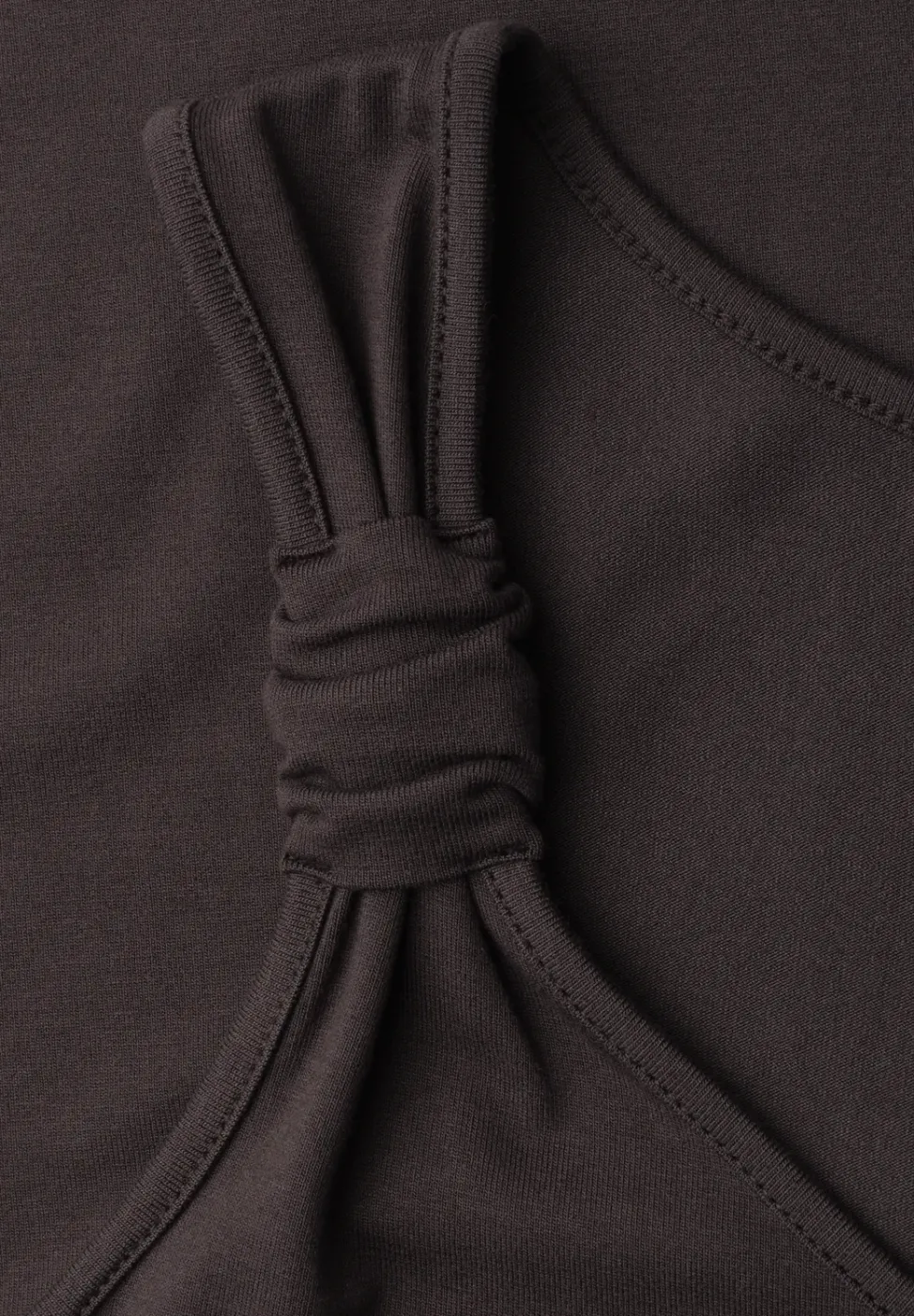 Top mit V-Neck und Knotendetail