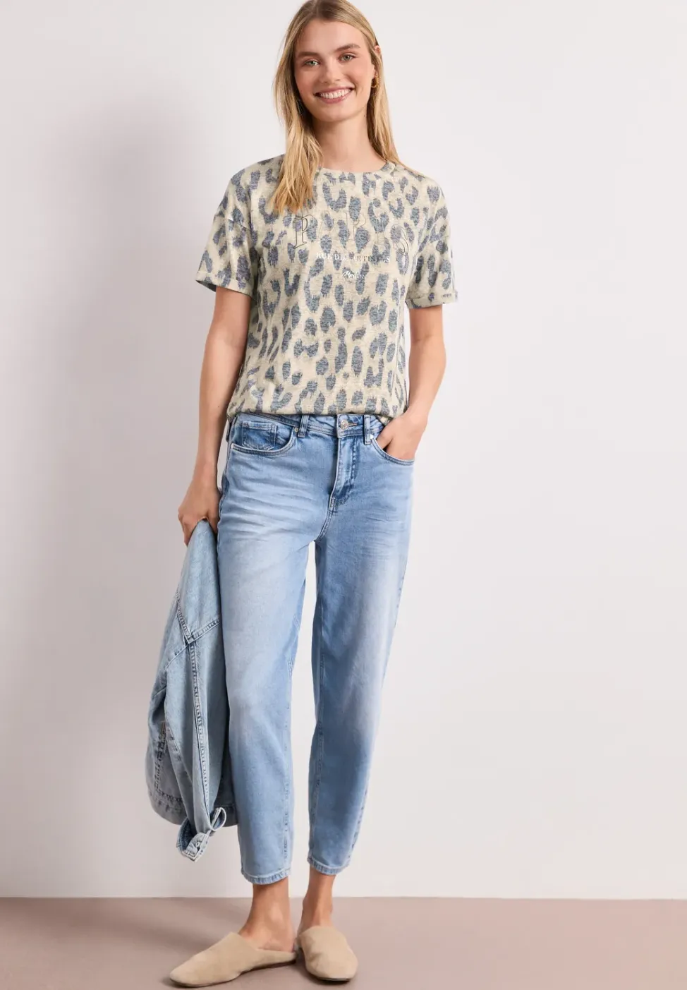 T-Shirt im Ausbrenner-Look mit Leo-Print