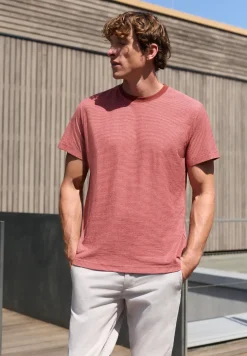 T-Shirt im Yarn Dye Streifen-Look