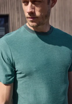 T-Shirt im Yarn Dye Streifen-Look
