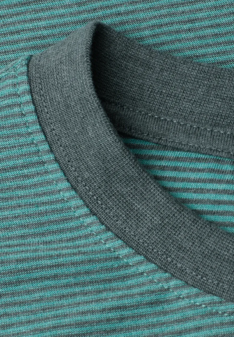 T-Shirt im Yarn Dye Streifen-Look