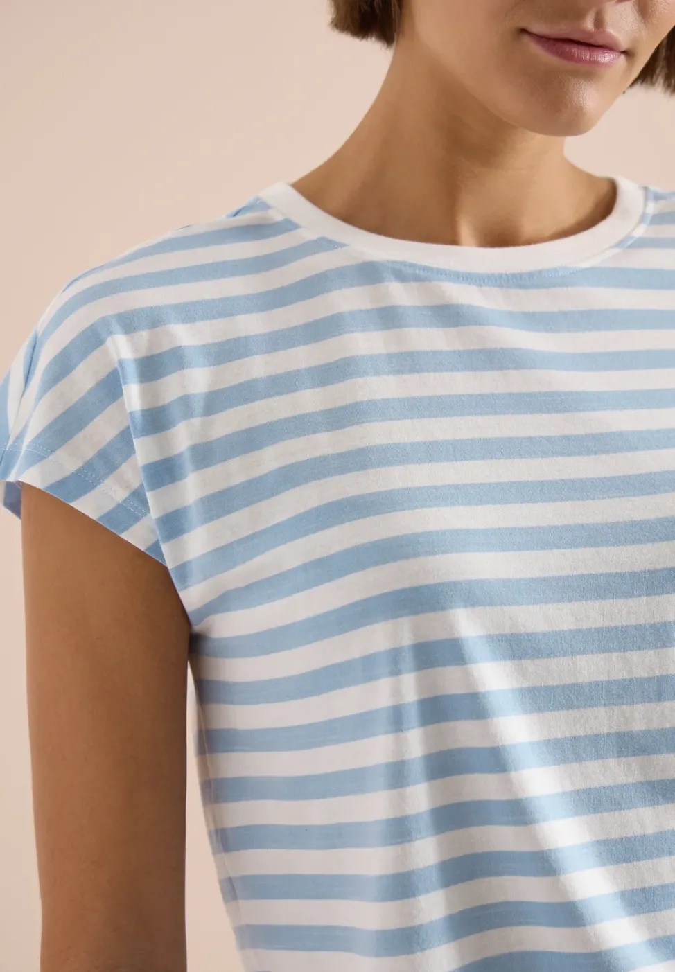 T-Shirt mit Boat Neck und Streifen