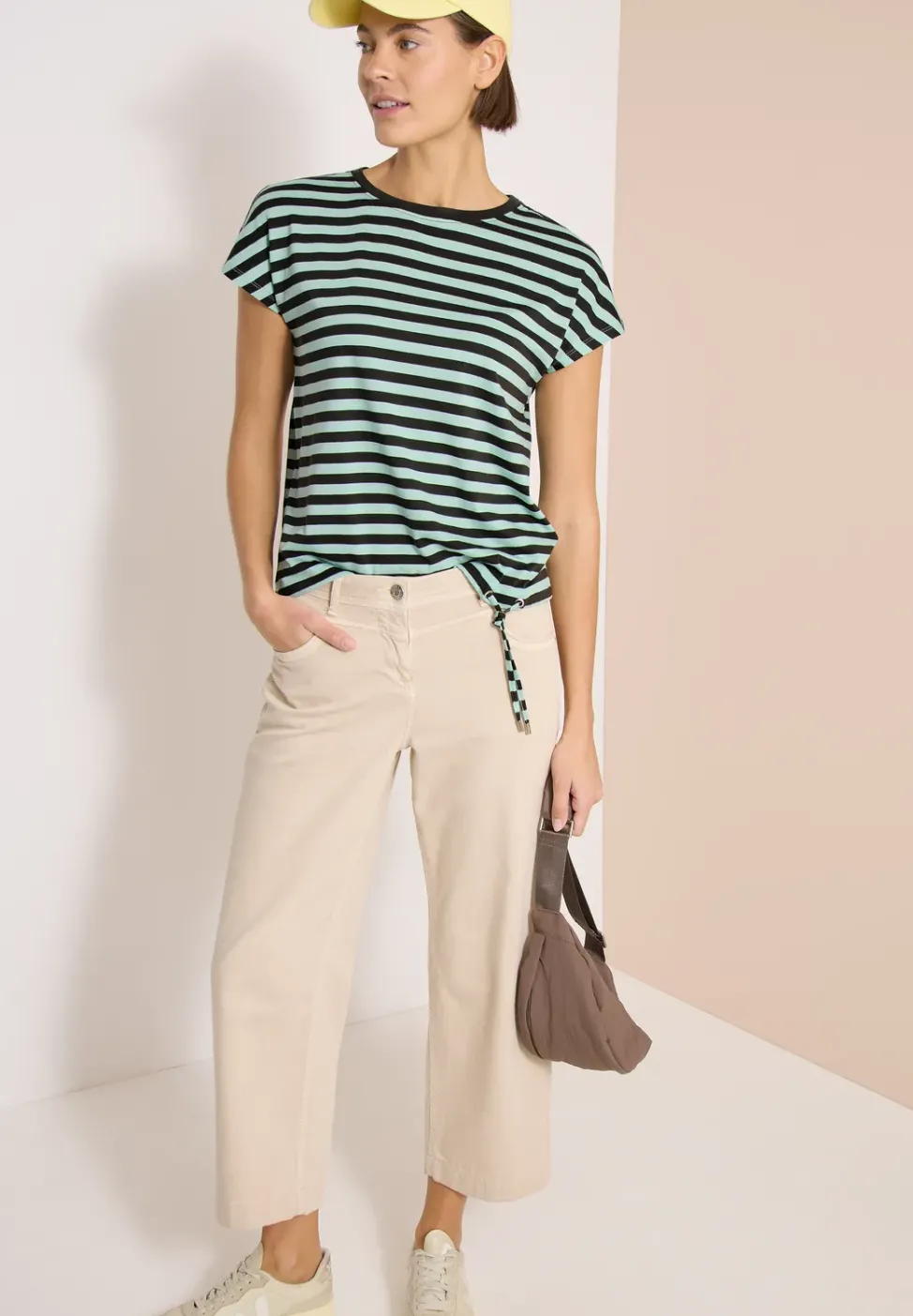 T-Shirt mit Boat Neck und Streifen