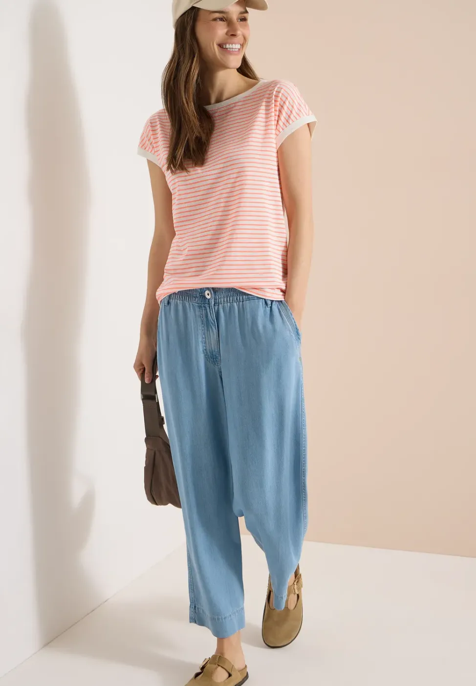 T-Shirt mit Boat Neck und Streifen