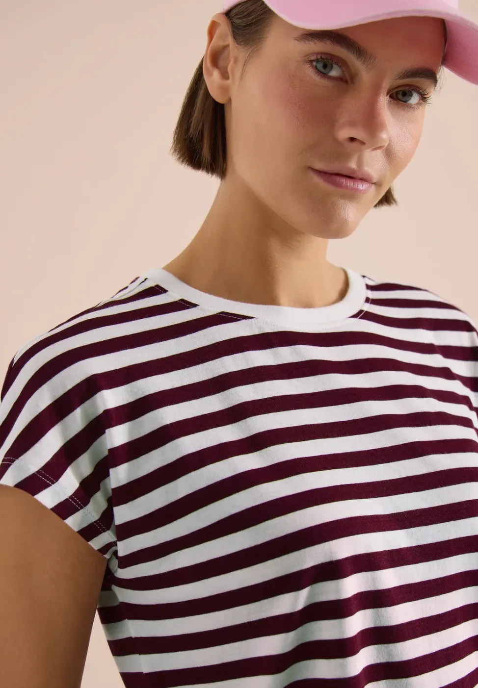T-Shirt mit Boat Neck und Streifen