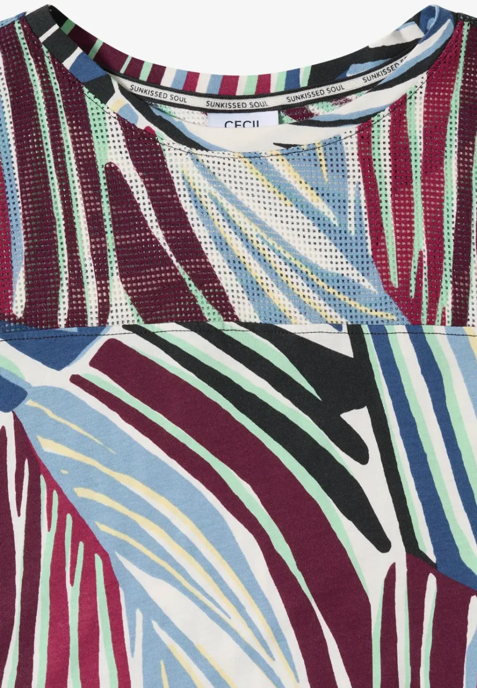 T-Shirt mit Boatneck und Mesh-Einsatz