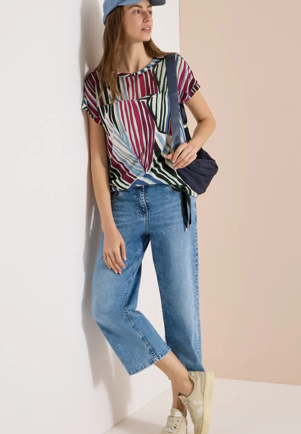 T-Shirt mit Boatneck und Mesh-Einsatz