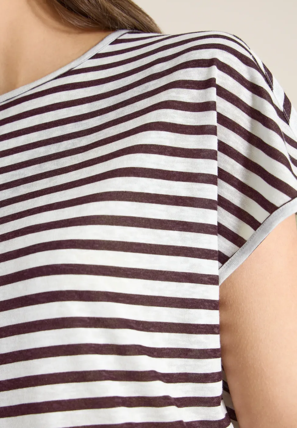 T-Shirt mit Boatneck und Streifen
