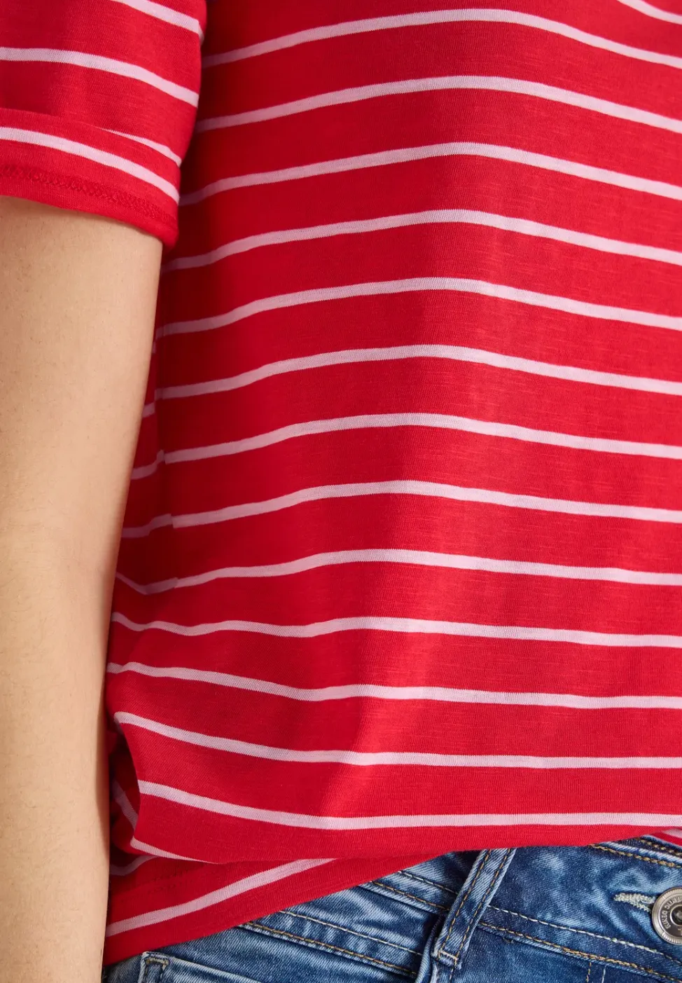 T-Shirt mit Boatneck und Streifen