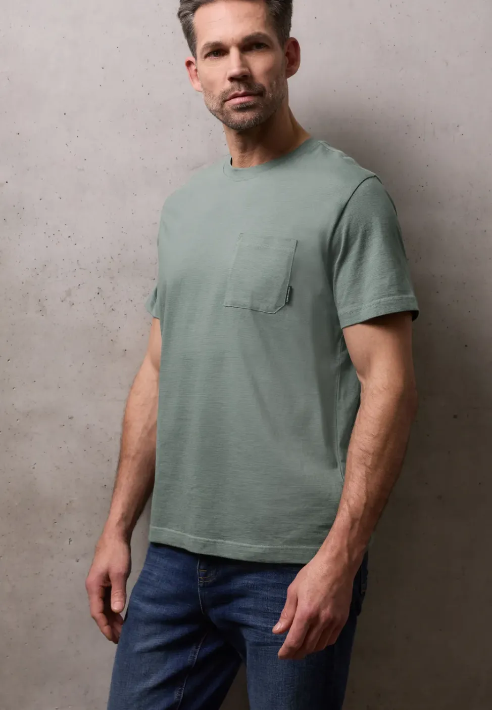 T-Shirt mit Brusttasche