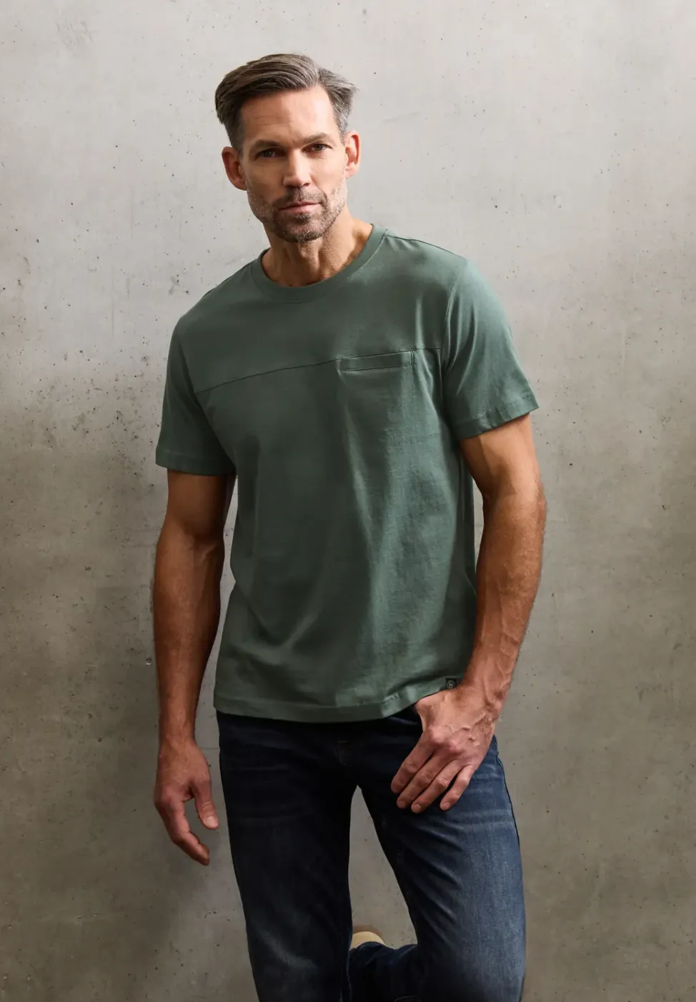 T-Shirt mit Brusttasche