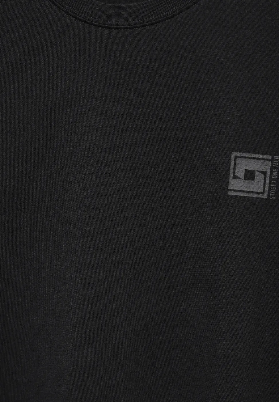 T-Shirt mit Chestartwork