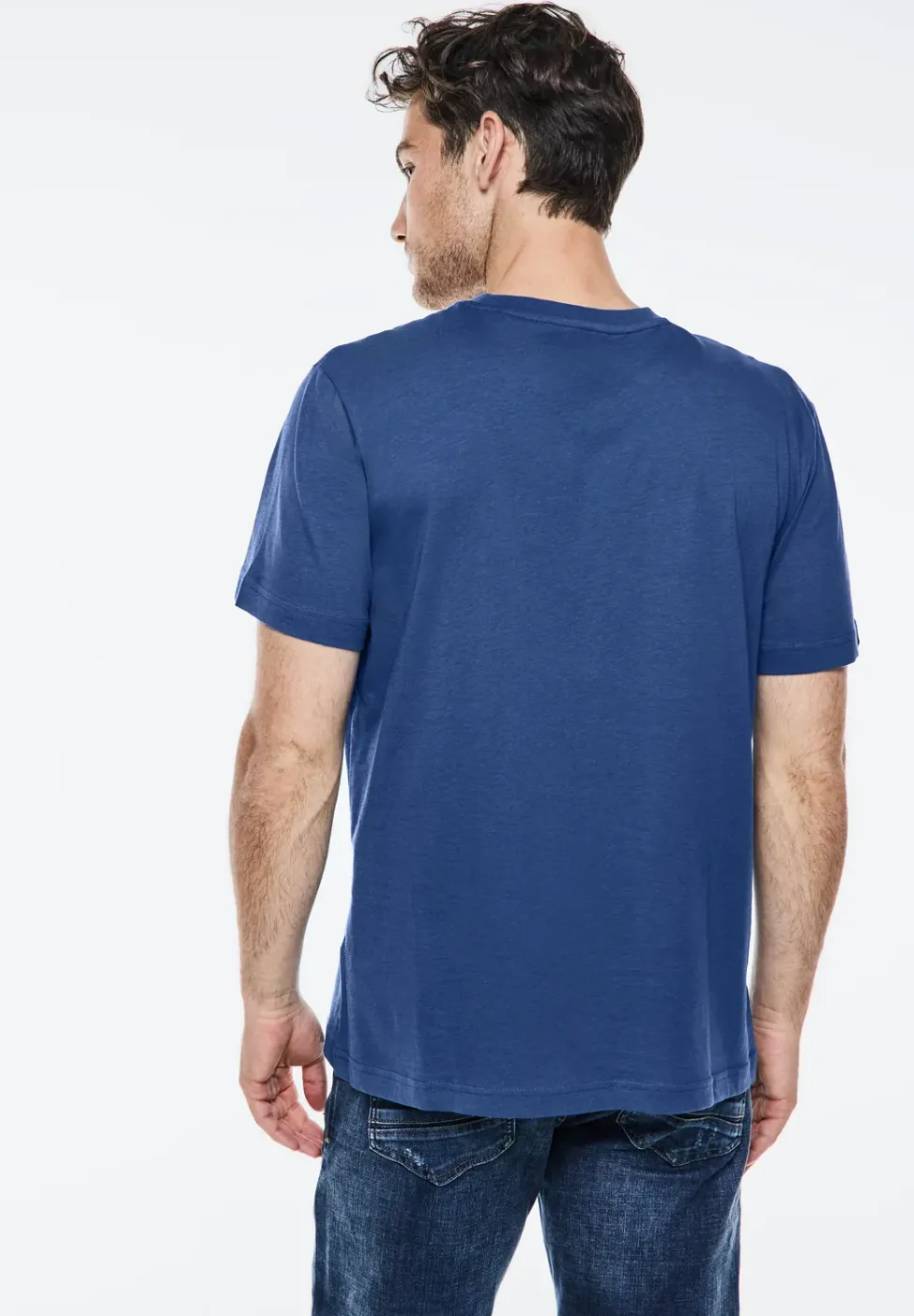 T-Shirt mit Chestartwork