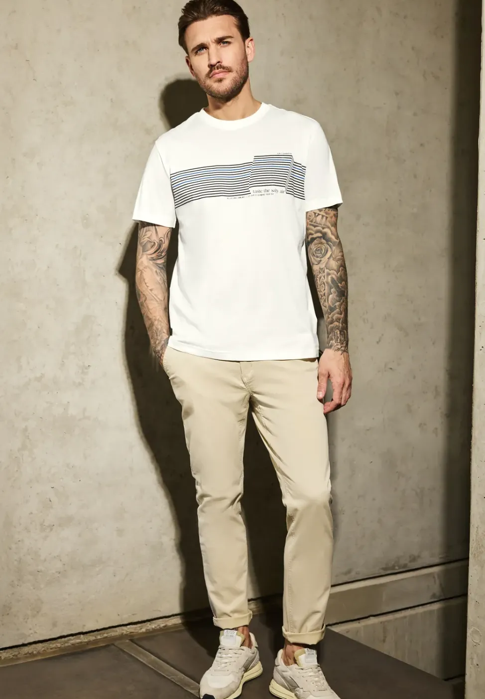 T-Shirt mit Chestprint