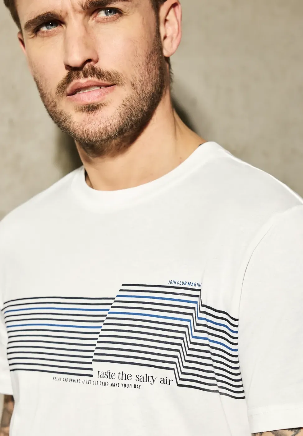 T-Shirt mit Chestprint