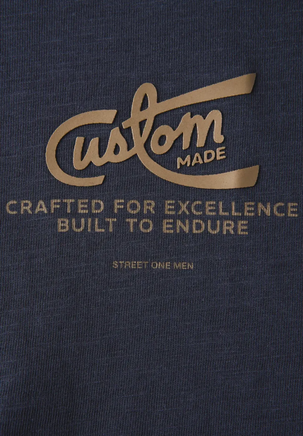 T-Shirt mit Chestprint