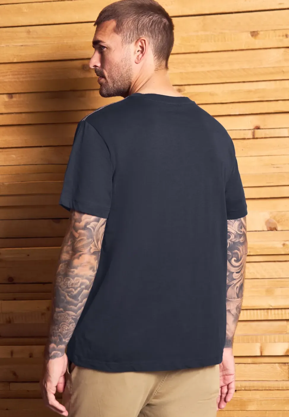T-Shirt mit Chestprint