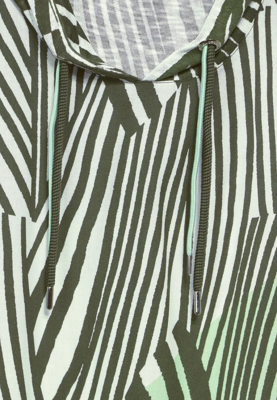 T-Shirt mit Kapuze