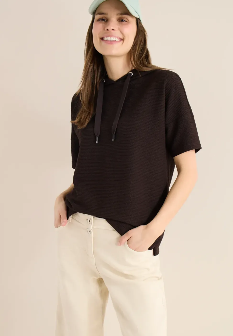 T-Shirt mit Kapuze und Struktur