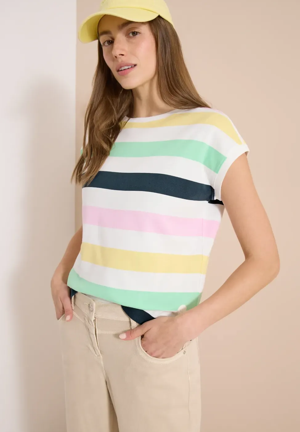T-Shirt mit Multicolor Streifen