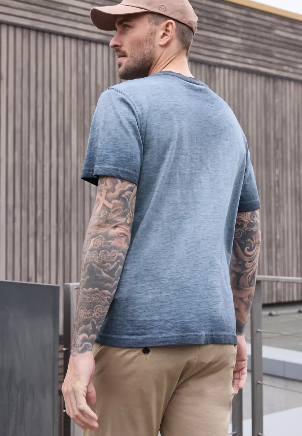 T-Shirt mit Rundhals im Garment Dye Look