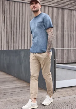 T-Shirt mit Rundhals im Garment Dye Look