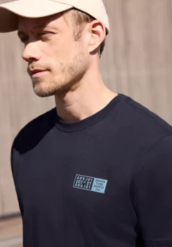 T-Shirt mit Rundhals und Chestprint