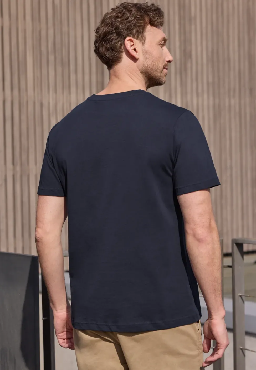 T-Shirt mit Rundhals und Chestprint
