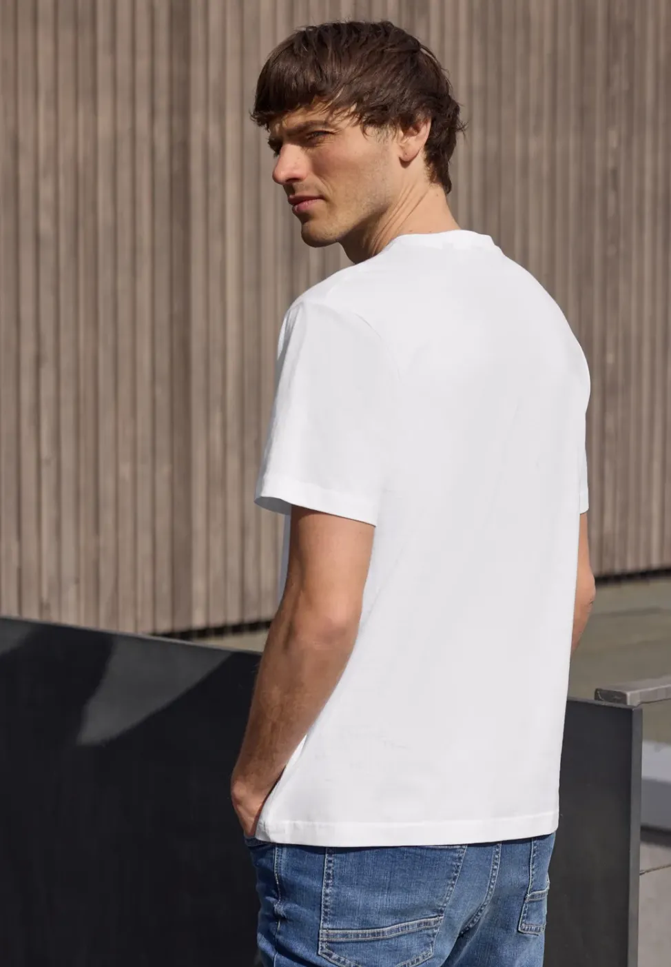 T-Shirt mit Rundhals und Chestprint