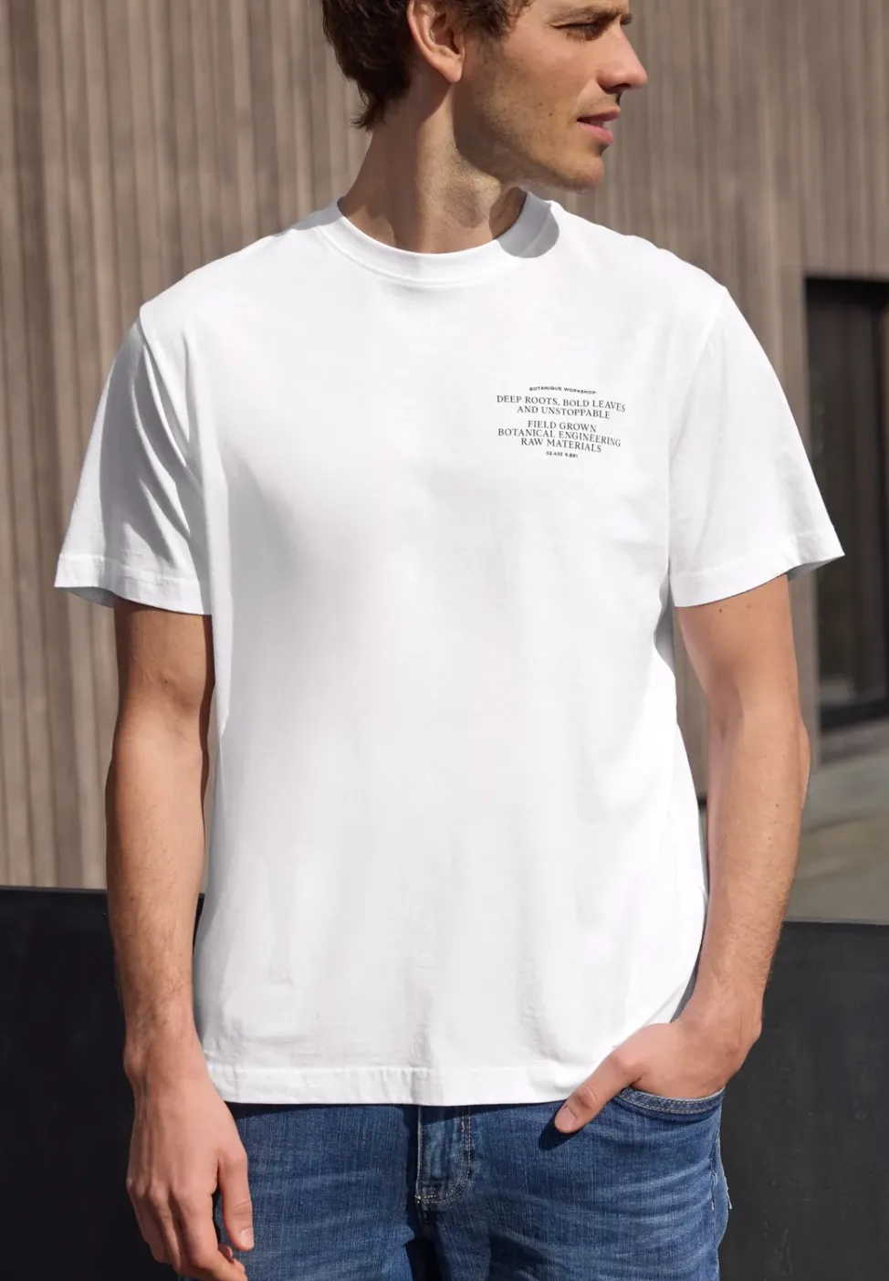 T-Shirt mit Rundhals und Chestprint