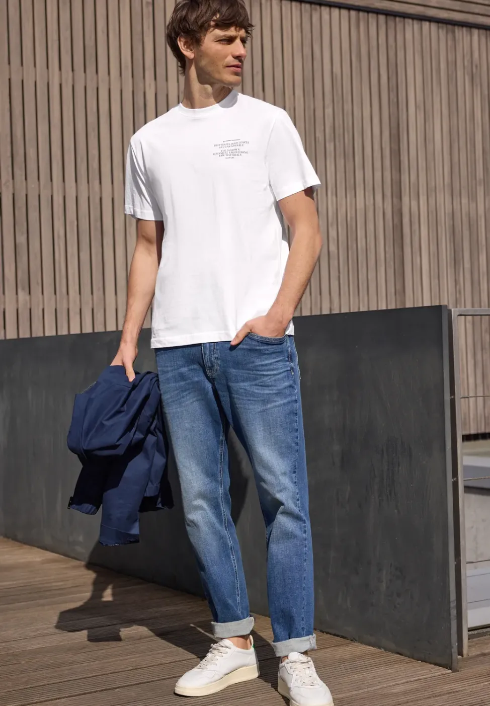T-Shirt mit Rundhals und Chestprint