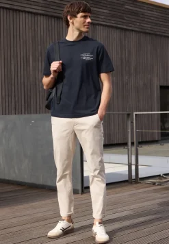 T-Shirt mit Rundhals und Chestprint