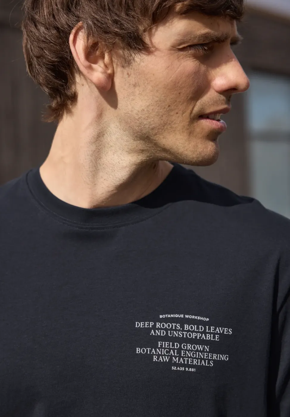 T-Shirt mit Rundhals und Chestprint