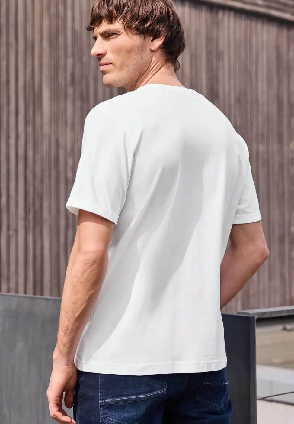 T-Shirt mit Rundhals und Chestprint