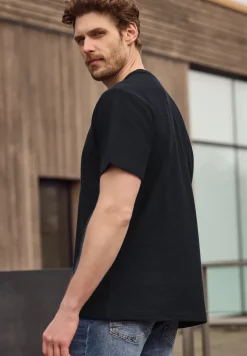 T-Shirt mit Rundhals und feinen Streifen