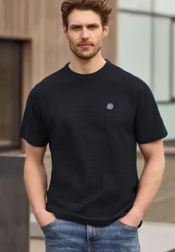 T-Shirt mit Rundhals und feinen Streifen