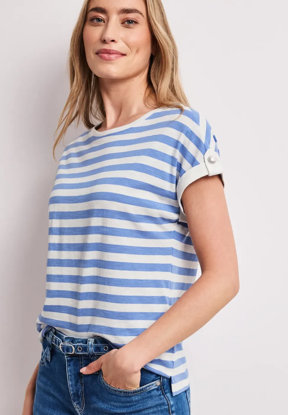 T-Shirt mit Rundhals und Knopfdetail