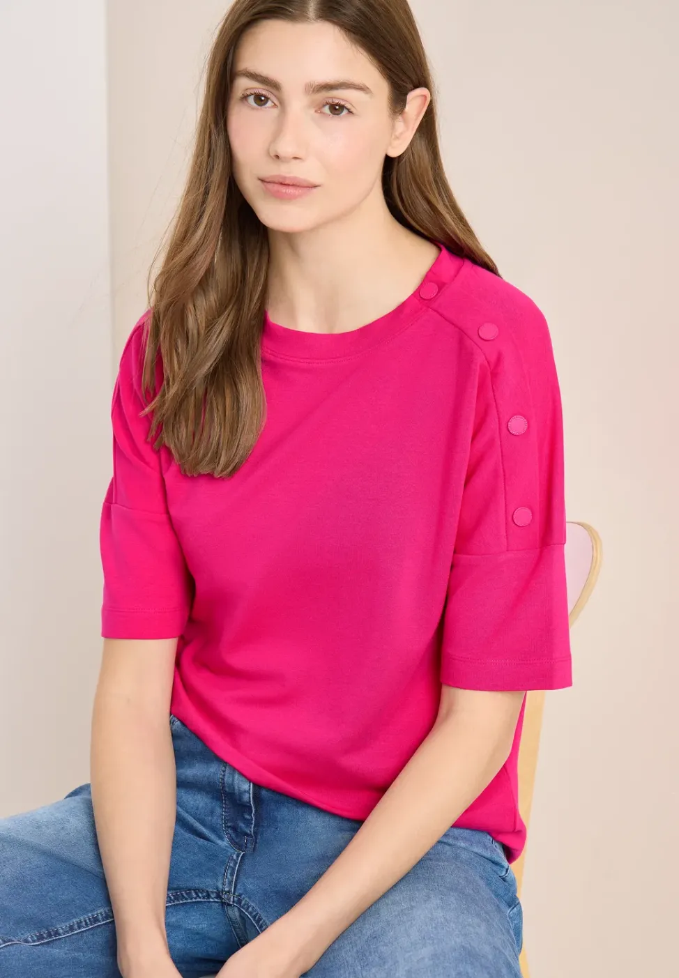 T-Shirt mit Rundhals und Knopfdetail