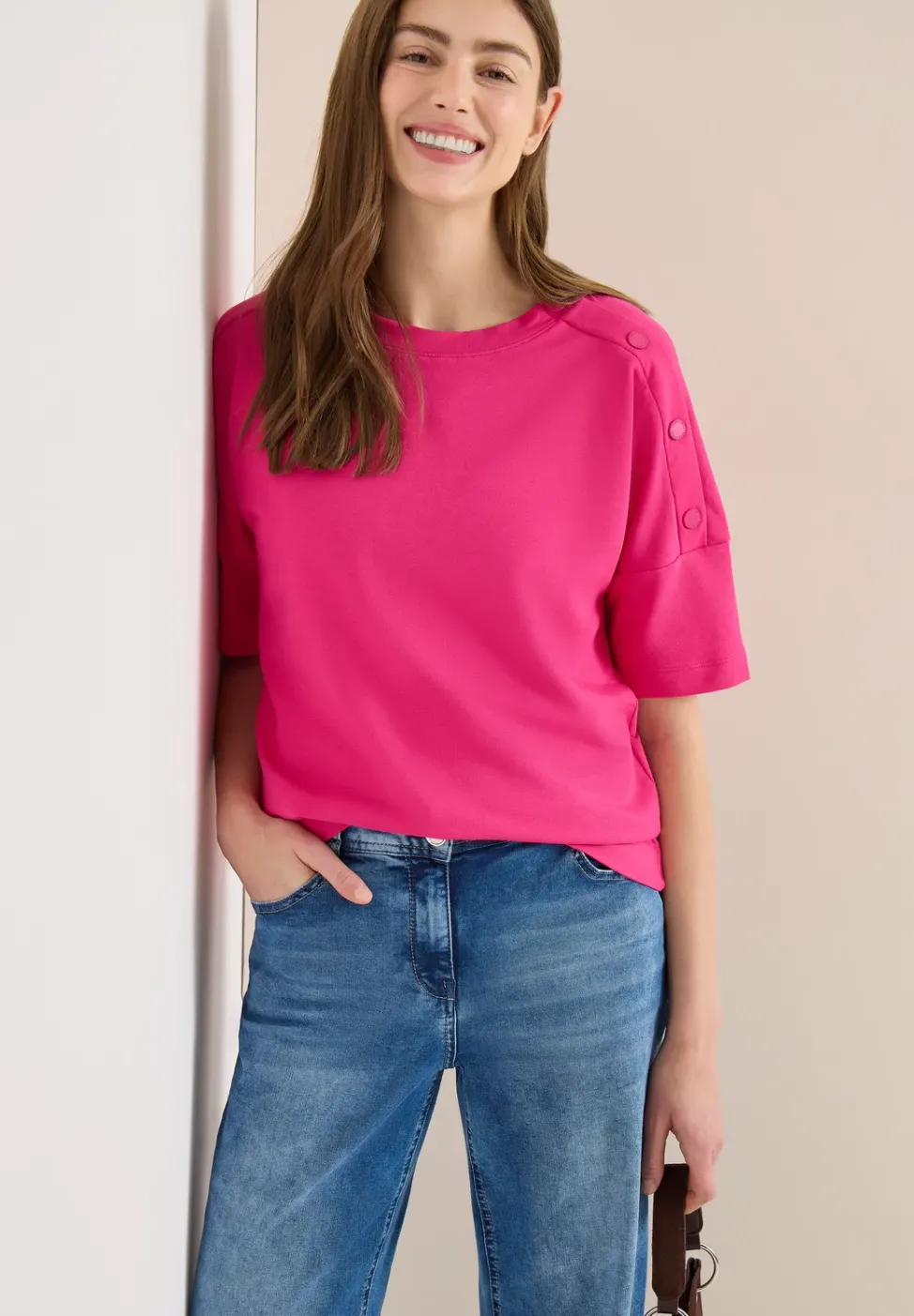 T-Shirt mit Rundhals und Knopfdetail