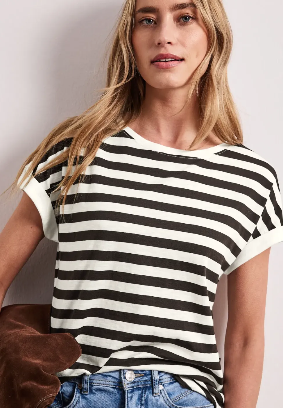 T-Shirt mit Rundhals und Knopfdetail