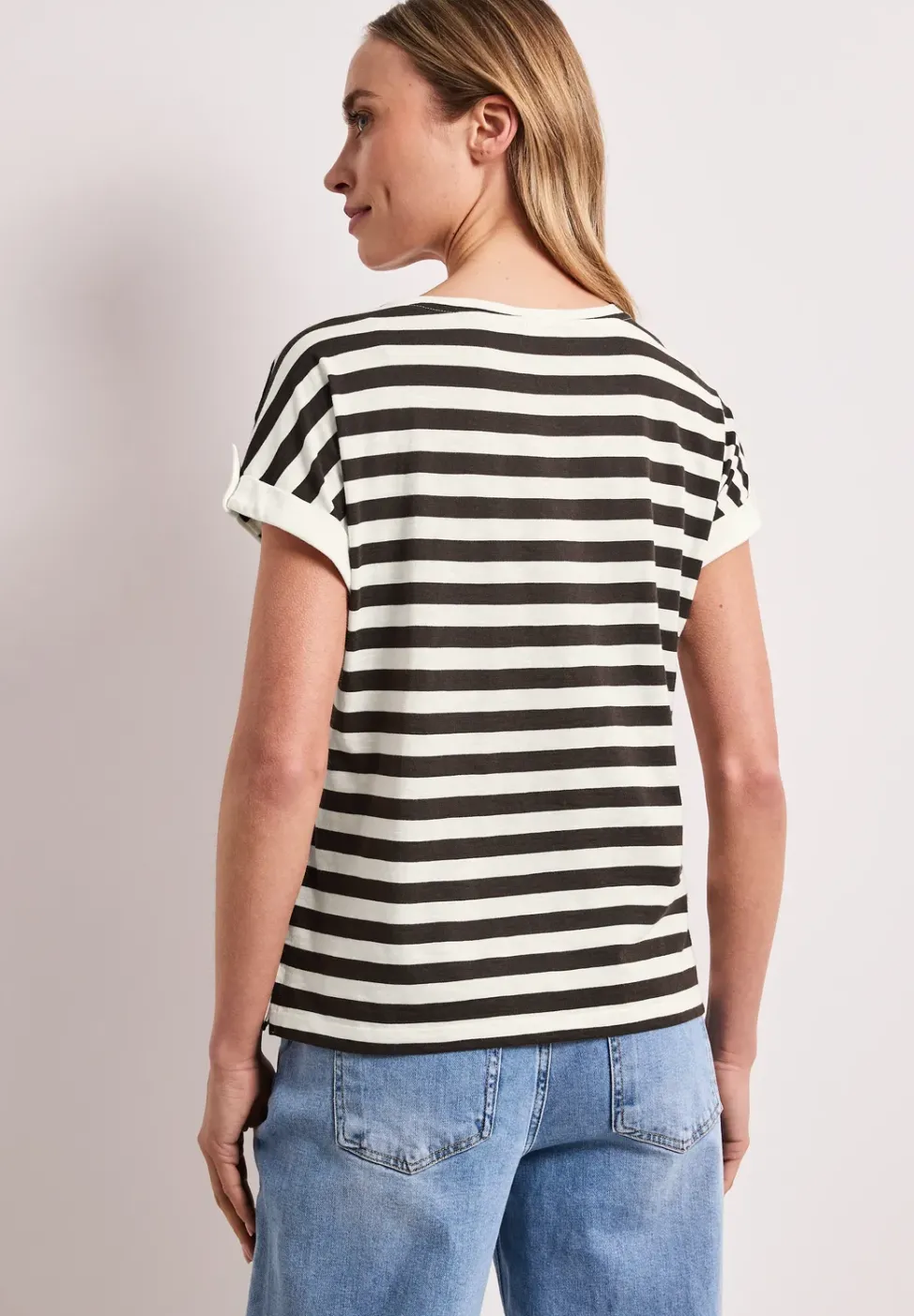 T-Shirt mit Rundhals und Knopfdetail